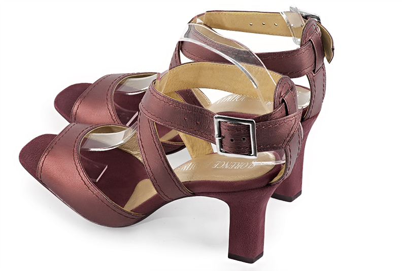 Burgundy red women's open back sandals, with crossed straps. Square toe. High kitten heels. Rear view - Florence KOOIJMAN
